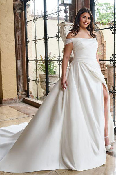 taffeta and lace plus-size-wedding-dress